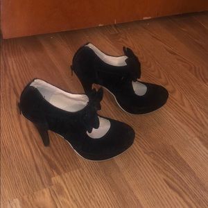Black bow tie heels
